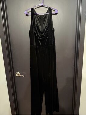Black Velvet Sleeveless Jumpsuit - Elegant Draped Neck